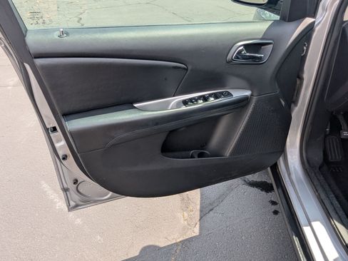Used 2019 Dodge Journey SE w/ Premium Group FWD image 14