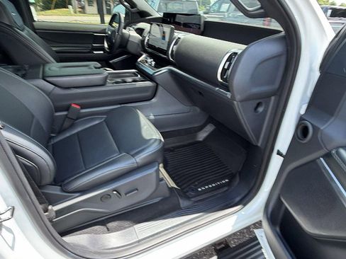 Used 2025 Ford Expedition Max Platinum w/ Stealth Performance Package AWD/4WD image 16