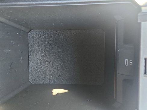 Used 2025 Mitsubishi Outlander AWD image 31