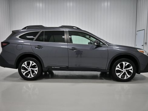 Used 2020 Subaru Outback Limited XT AWD/4WD image 35
