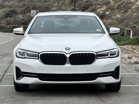 Used 2023 BMW 530e w/ Convenience Package image 10