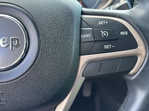 Used 2016 Jeep Cherokee Latitude FWD image 32