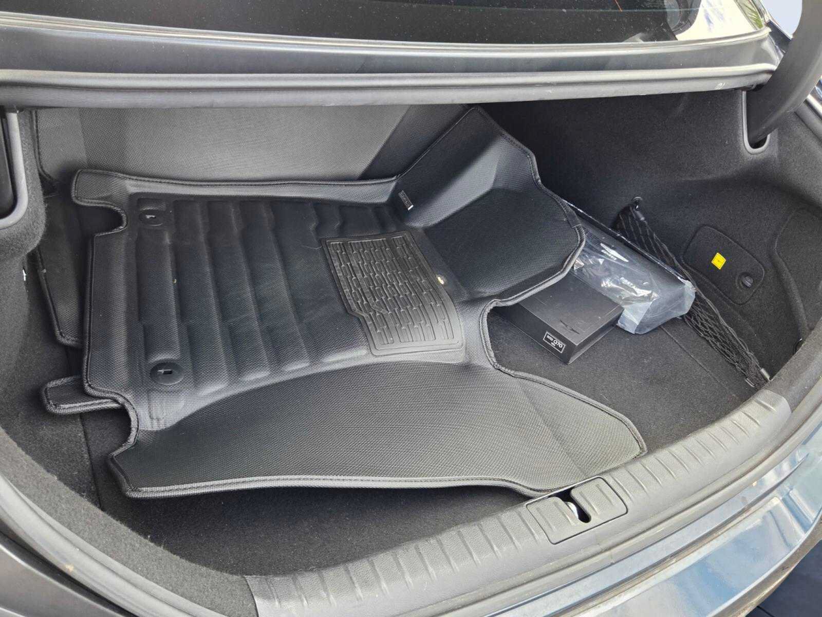 Used 2022 Genesis G70 3.3T RWD image 14