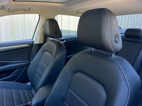 Used 2021 Volkswagen Jetta SE image 13