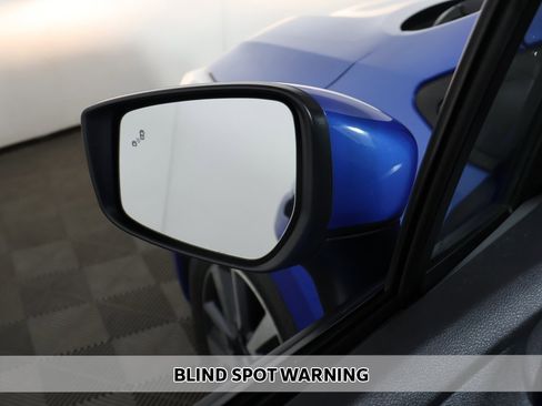 Used 2023 Nissan Versa SV image 3