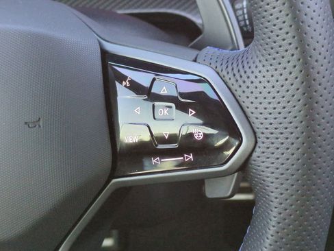 Used 2025 Volkswagen Golf R Black Edition image 22