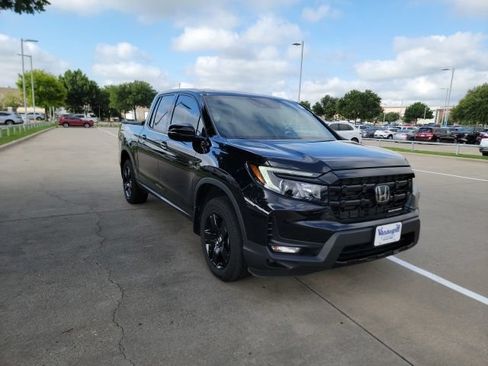 Used 2025 Honda Ridgeline Black Edition image 3