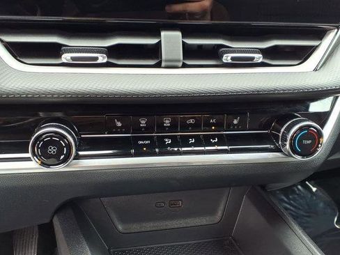 Used 2026 Chevrolet Equinox LT image 10