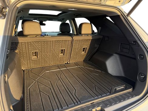 Used 2022 Chevrolet Equinox Premier image 17