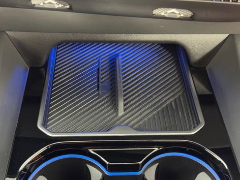 Used 2025 BMW M5 w/ Carbon Package image 33