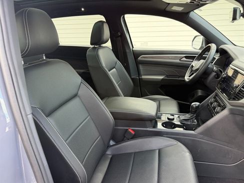 Used 2022 Volkswagen Atlas Cross Sport SE AWD/4WD image 32