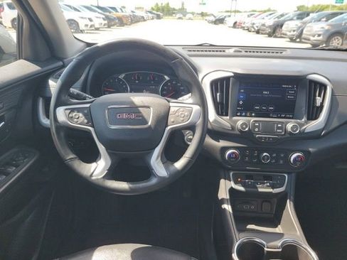 Used 2024 GMC Terrain SLT AWD/4WD image 3
