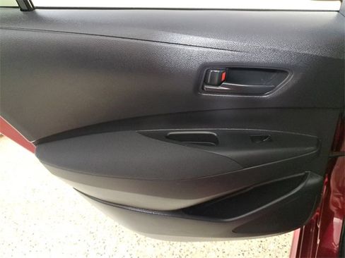 Used 2022 Toyota Corolla LE image 14