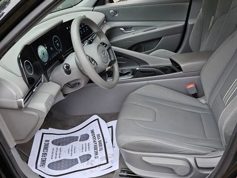 Used 2024 Hyundai Elantra SEL image 6