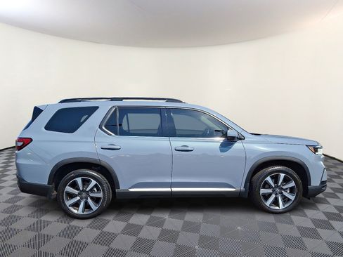 Used 2023 Honda Pilot Touring image 8