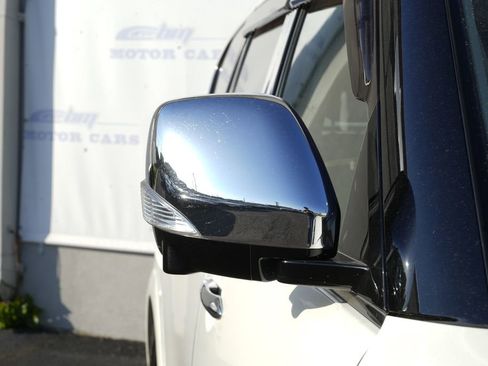 Used 2012 INFINITI QX56 4WD w/ Deluxe Touring Pkg image 9