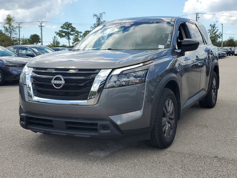 Used 2024 Nissan Pathfinder S image 8