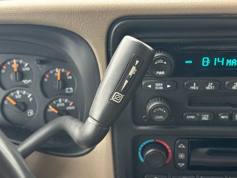 Used 2004 Chevrolet Silverado 3500 2WD Extended Cab w/ Heavy-Duty Power Package image 16