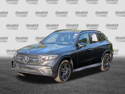 Used 2025 Mercedes-Benz GLC 300 4MATIC w/ AMG Line image 5