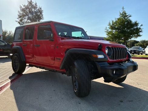 Used 2025 Jeep Wrangler Unlimited Sport AWD/4WD image 4