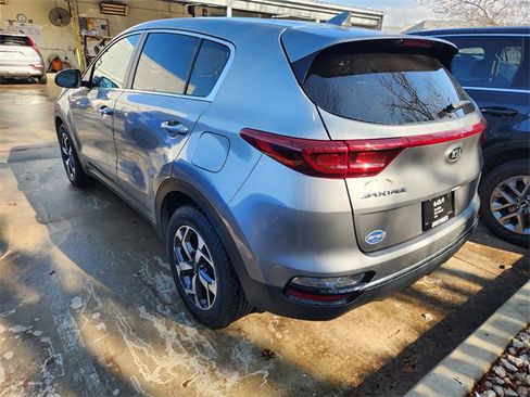 Used 2020 Kia Sportage LX image 3