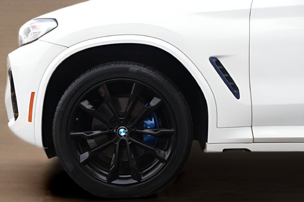 Used 2022 BMW X4 xDrive30i w/ Premium Package Essential AWD/4WD image 7