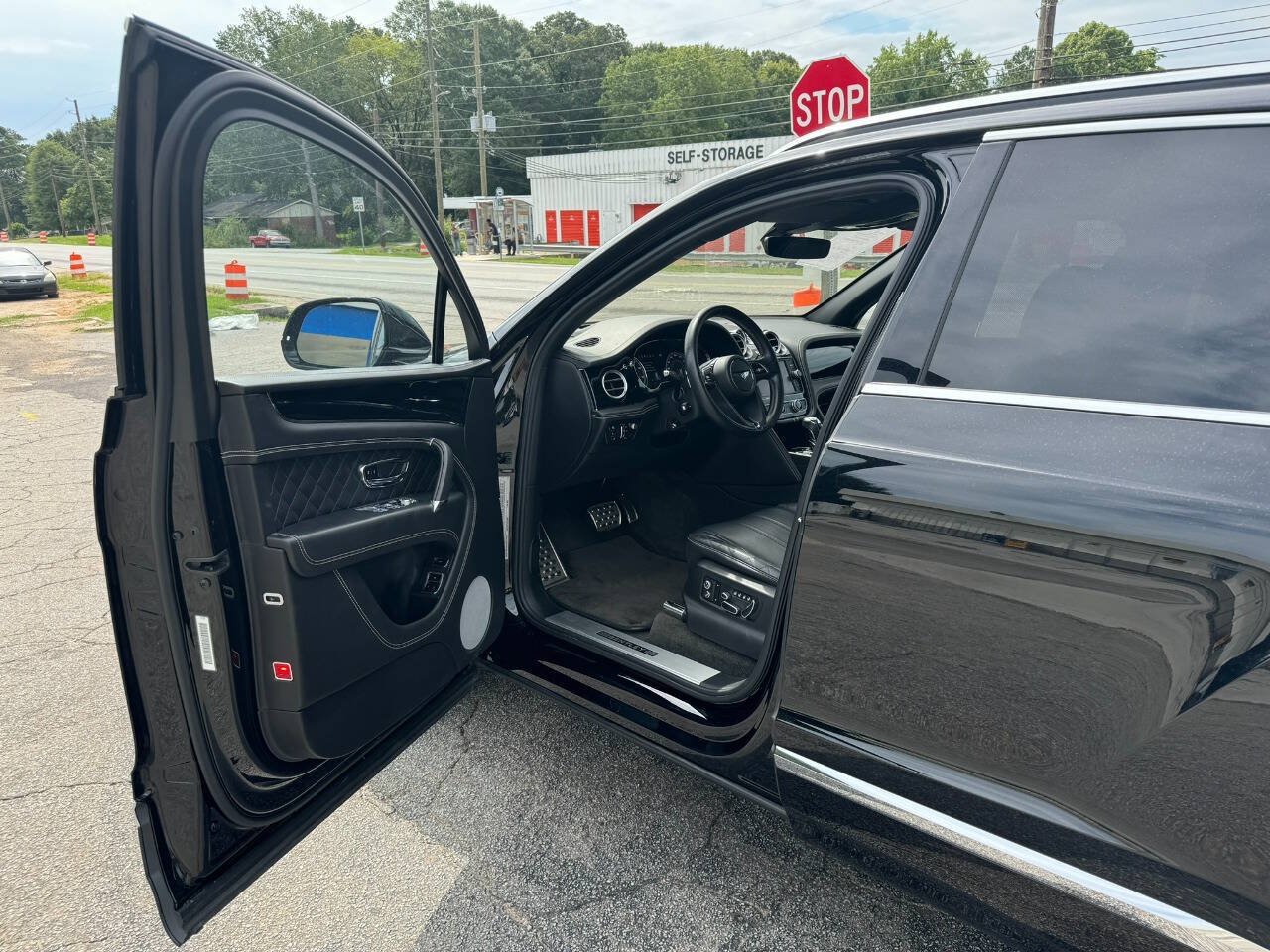 Used 2017 Bentley Bentayga AWD/4WD image 9