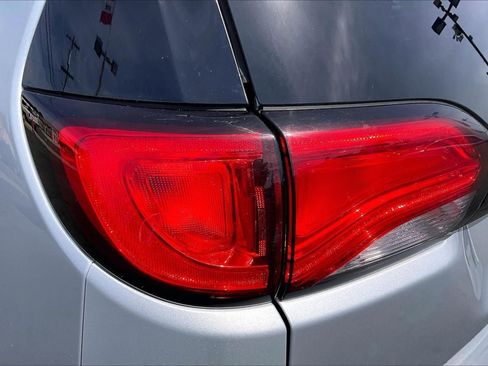 Used 2023 Chrysler Voyager LX FWD image 31