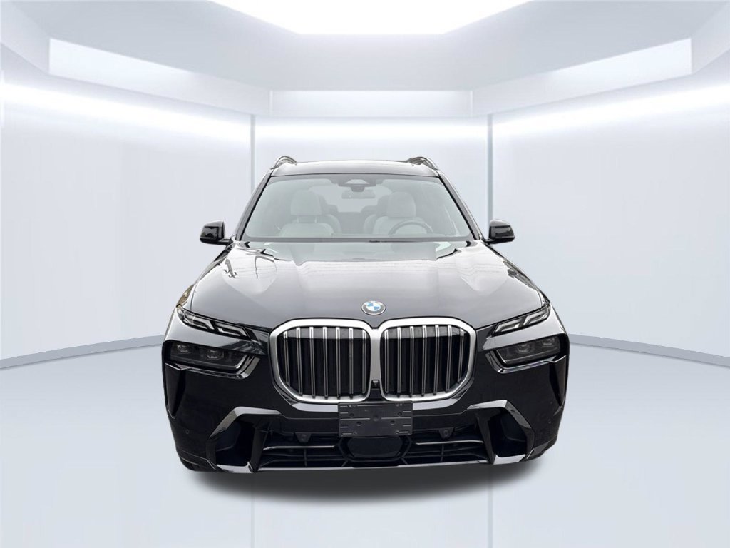 Used 2024 BMW X7 xDrive40i w/ M Sport Package AWD/4WD image 11