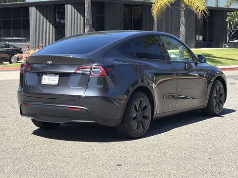 Used 2025 Tesla Model Y Long Range image 6