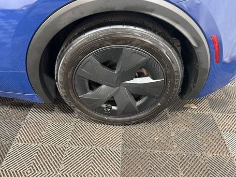 Used 2023 Toyota Prius LE image 30