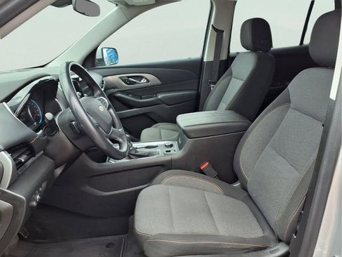 Certified 2021 Chevrolet Traverse LT image 17