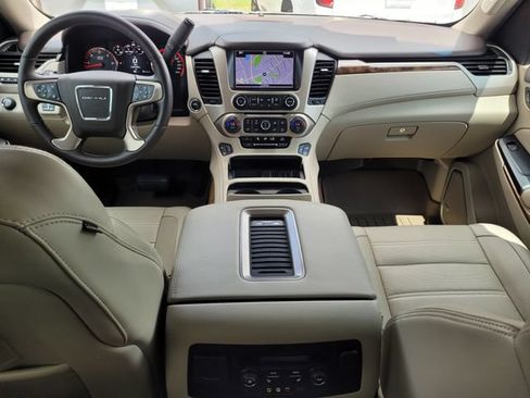 Used 2016 GMC Yukon Denali AWD/4WD image 14