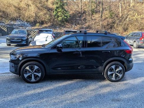 Used 2025 Volvo XC40 B5 Plus w/ Protection Package Premier image 4