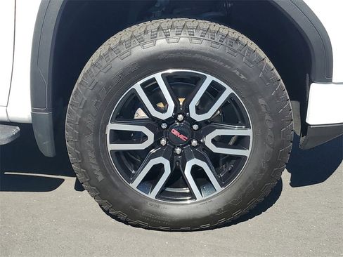 Used 2023 GMC Sierra 1500 AT4 w/ AT4 Premium Package image 4