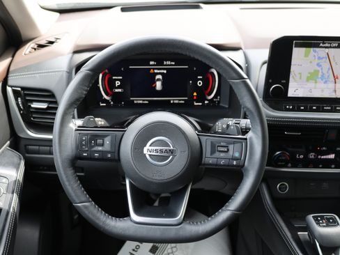Used 2021 Nissan Rogue Platinum AWD/4WD image 26
