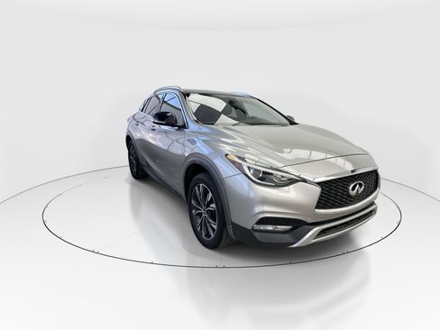 Used 2018 INFINITI QX30 Premium w/ Cargo Package AWD/4WD image 2