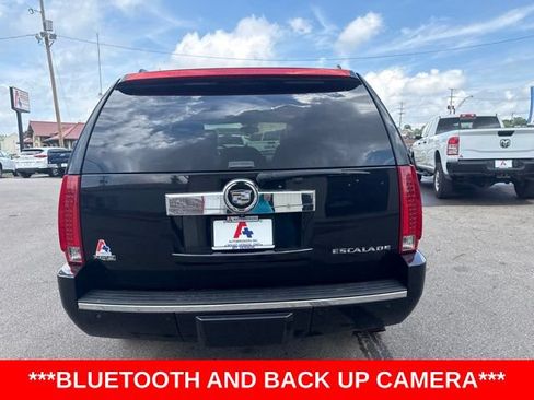 Used 2011 Cadillac Escalade Premium AWD/4WD image 4