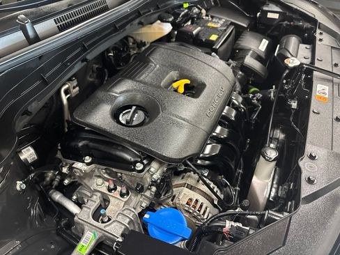 Used 2023 Kia Soul LX w/ LX Technology Package FWD image 32