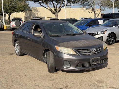 Used 2013 Toyota Corolla LE image 3
