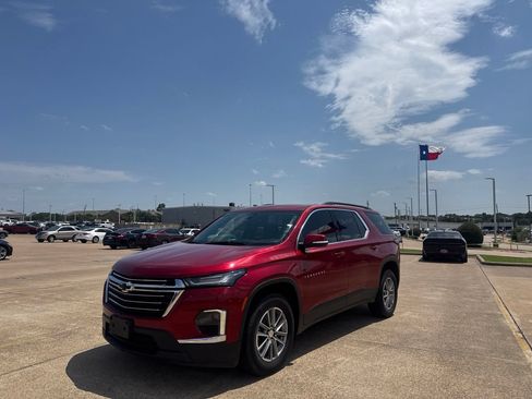 Used 2023 Chevrolet Traverse LT FWD image 8