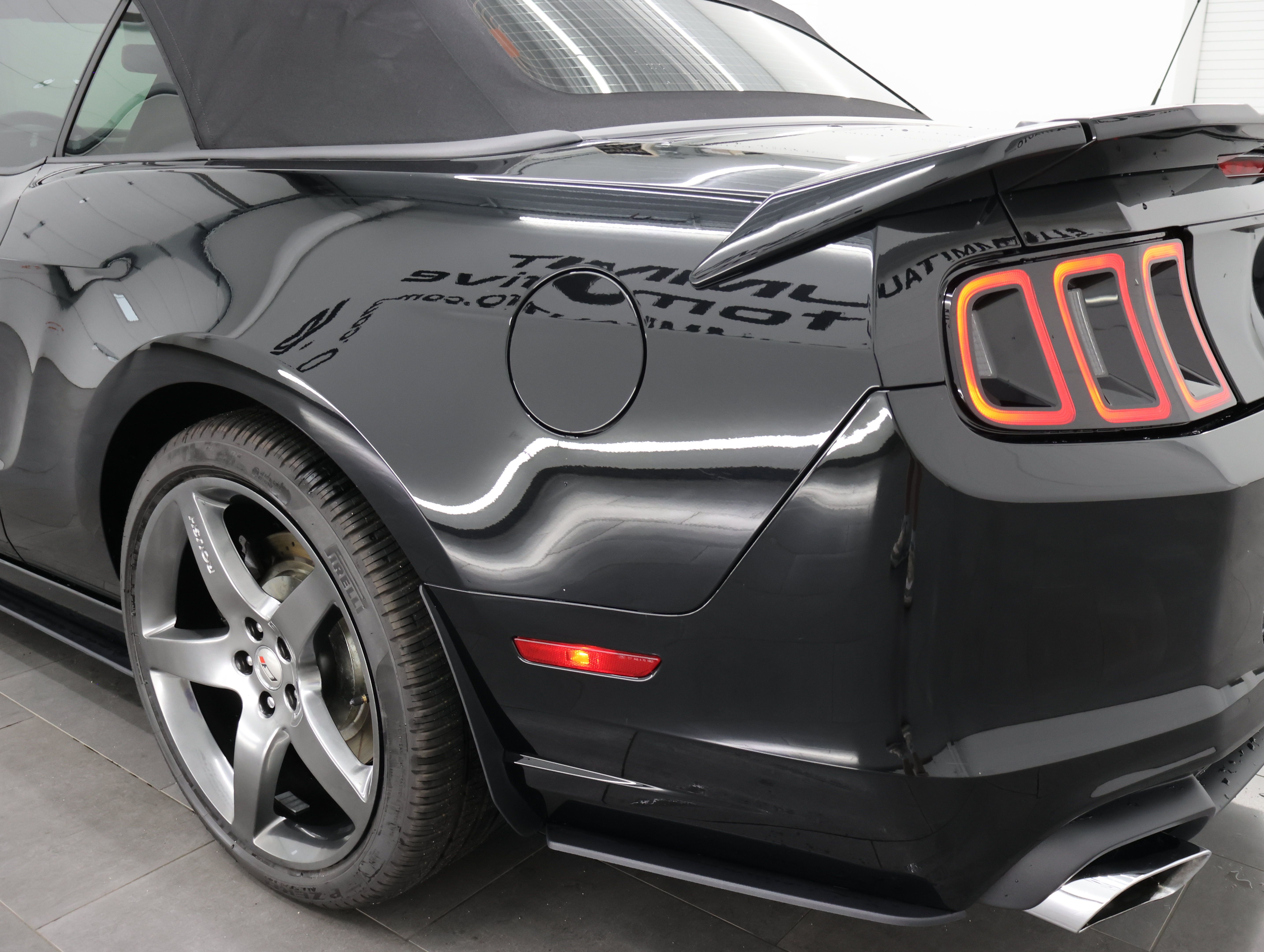 Used 2013 Ford Mustang GT Premium RWD image 36