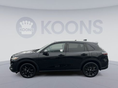 Used 2023 Honda HR-V Sport image 2