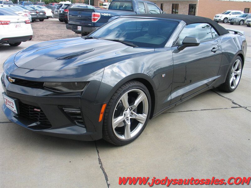 Used 2018 Chevrolet Camaro SS RWD image 23