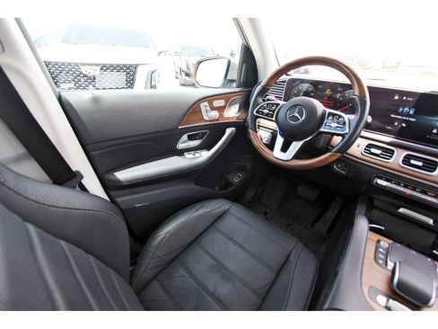 Used 2023 Mercedes-Benz GLS 450 4MATIC image 8