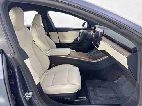 Used 2021 Tesla Model S Plaid image 16