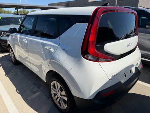 Certified 2022 Kia Soul LX FWD image 6