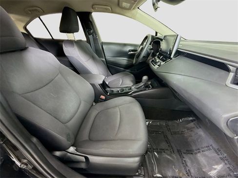 Used 2021 Toyota Corolla LE image 25