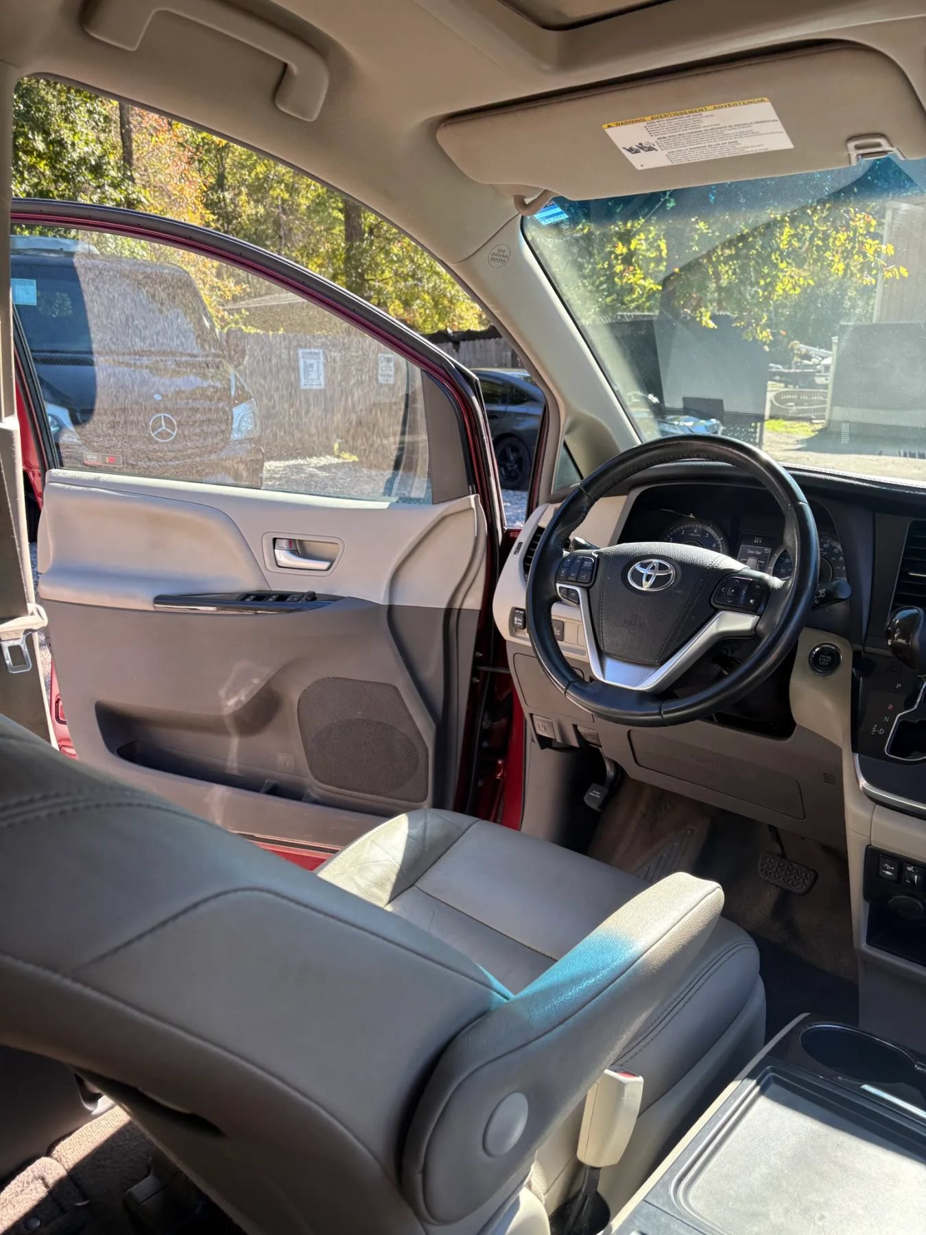 Used 2017 Toyota Sienna XLE AWD/4WD image 35