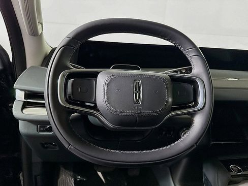 New 2025 Lincoln Navigator L Reserve image 12